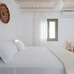 White Cliff Paros Villa *