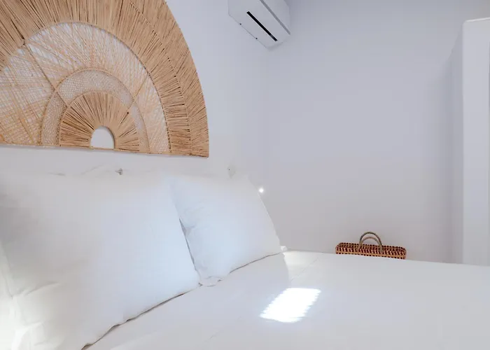 White Cliff Paros Αμπελάς