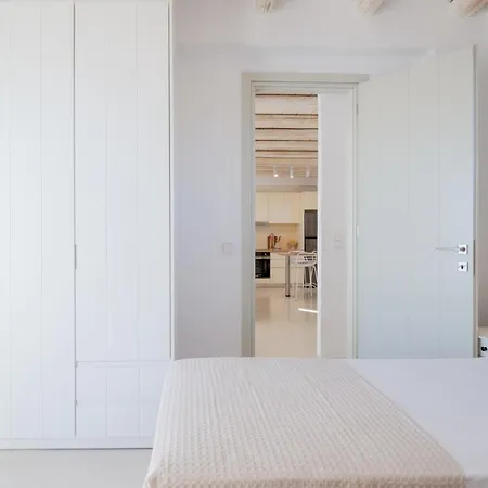 White Cliff Paros * Ambelas