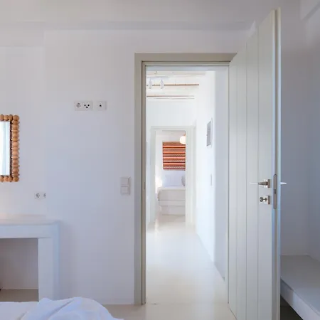 White Cliff Paros Villa *