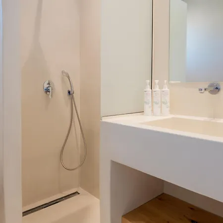 White Cliff Paros Villa *