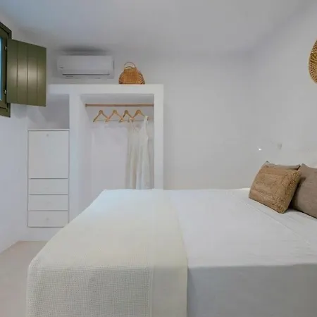 White Cliff Paros Villa Ambelász