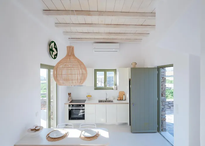 White Cliff Paros Villa *