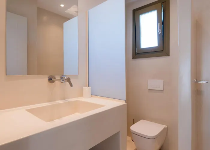 White Cliff Paros * Ampelas