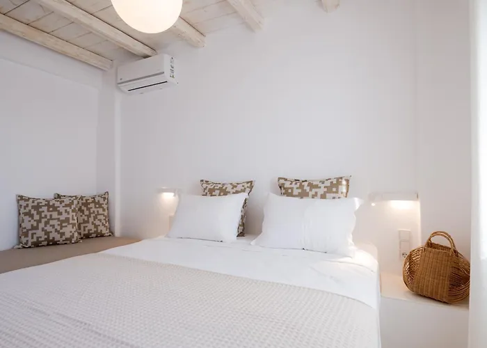 White Cliff Paros Villa *