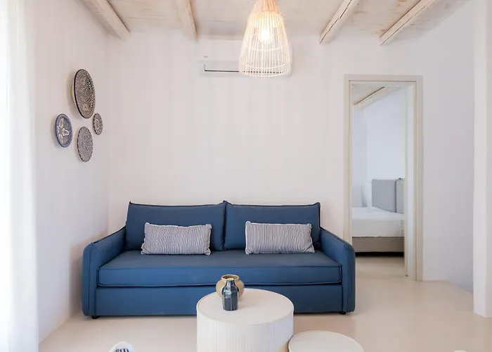 White Cliff Paros * אמבלאס