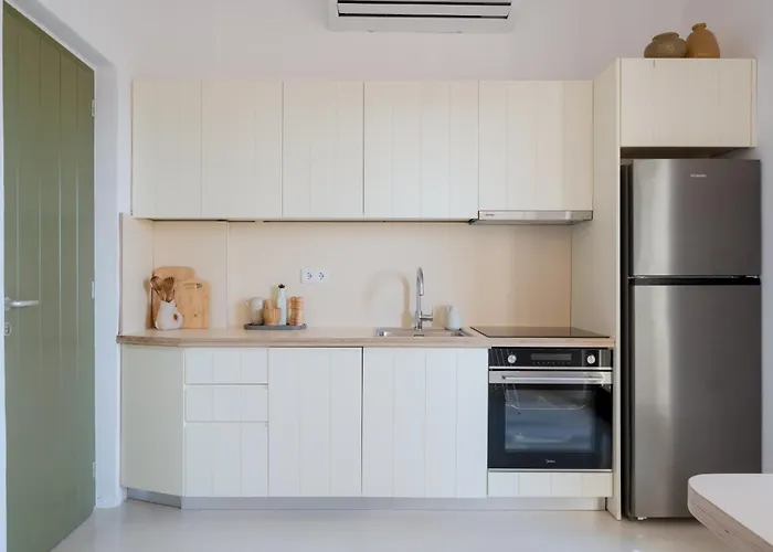 White Cliff Paros * Ambelas